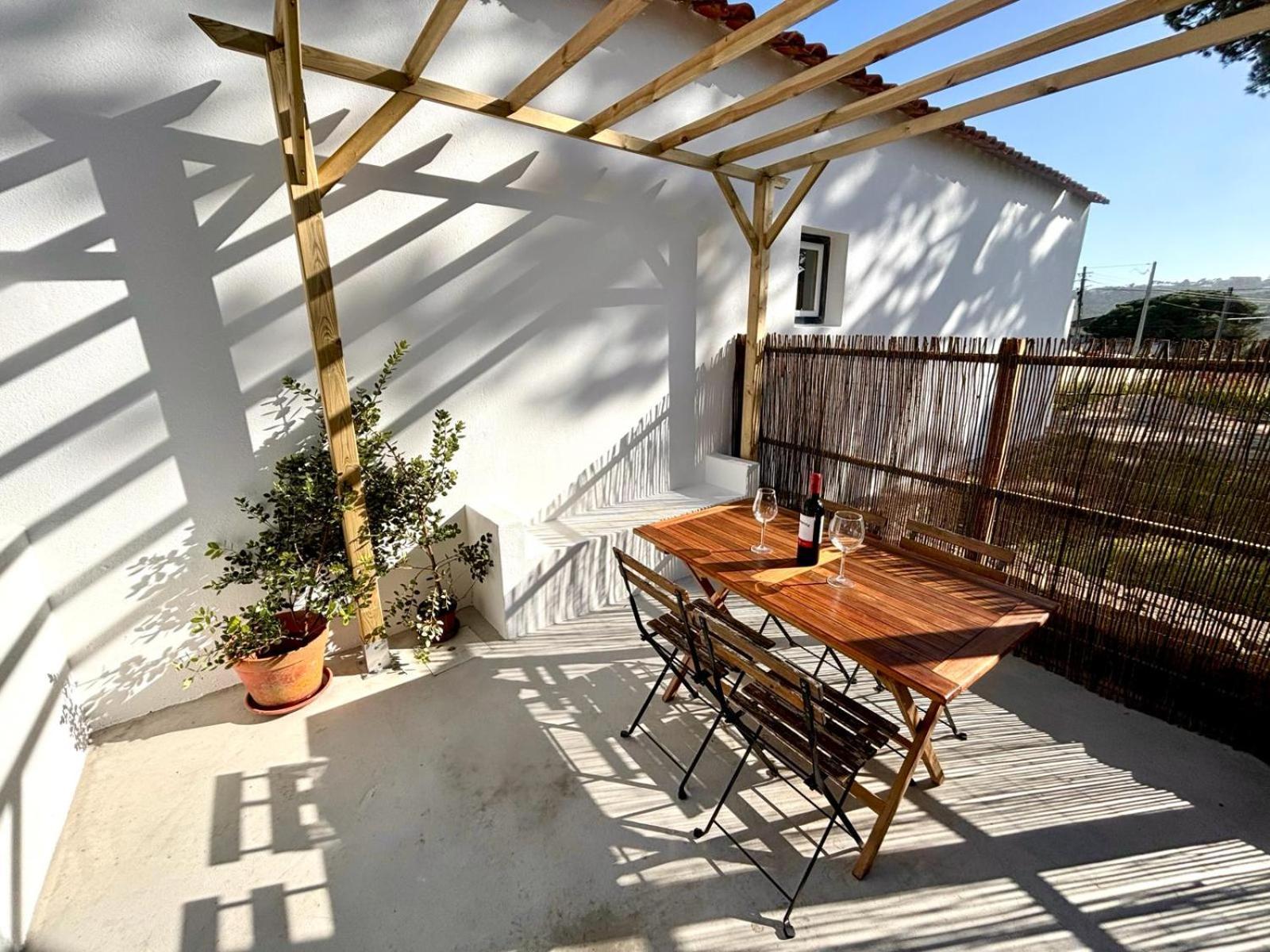 Pine & Apple Beach House Colares Eksteriør billede