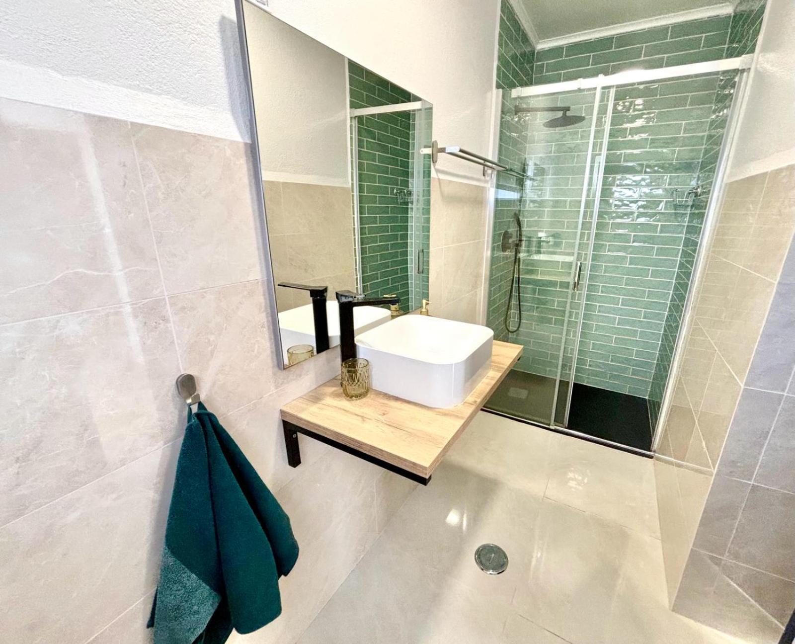 Pine & Apple Beach House Colares Eksteriør billede