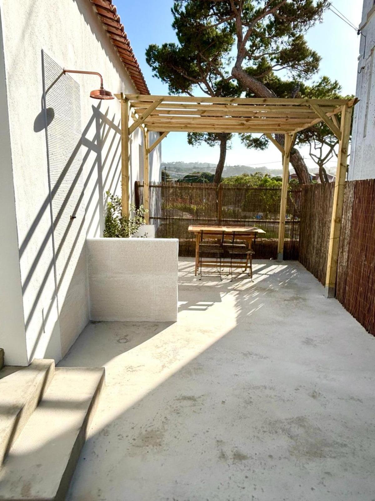 Pine & Apple Beach House Colares Eksteriør billede
